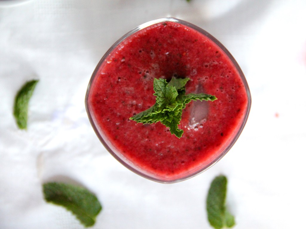 watermelon raspberry mint smoothie