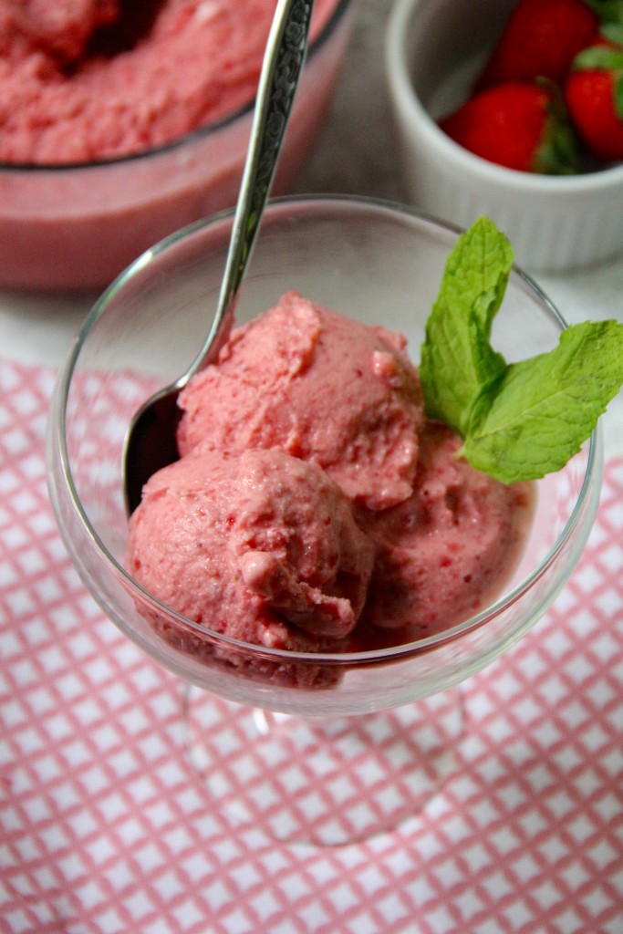 Strawberry Frozen Greek Yogurt